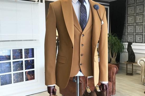 Julien Gold Brown Fashion Peaked Lapel Men Suits with Three Pieces_2
